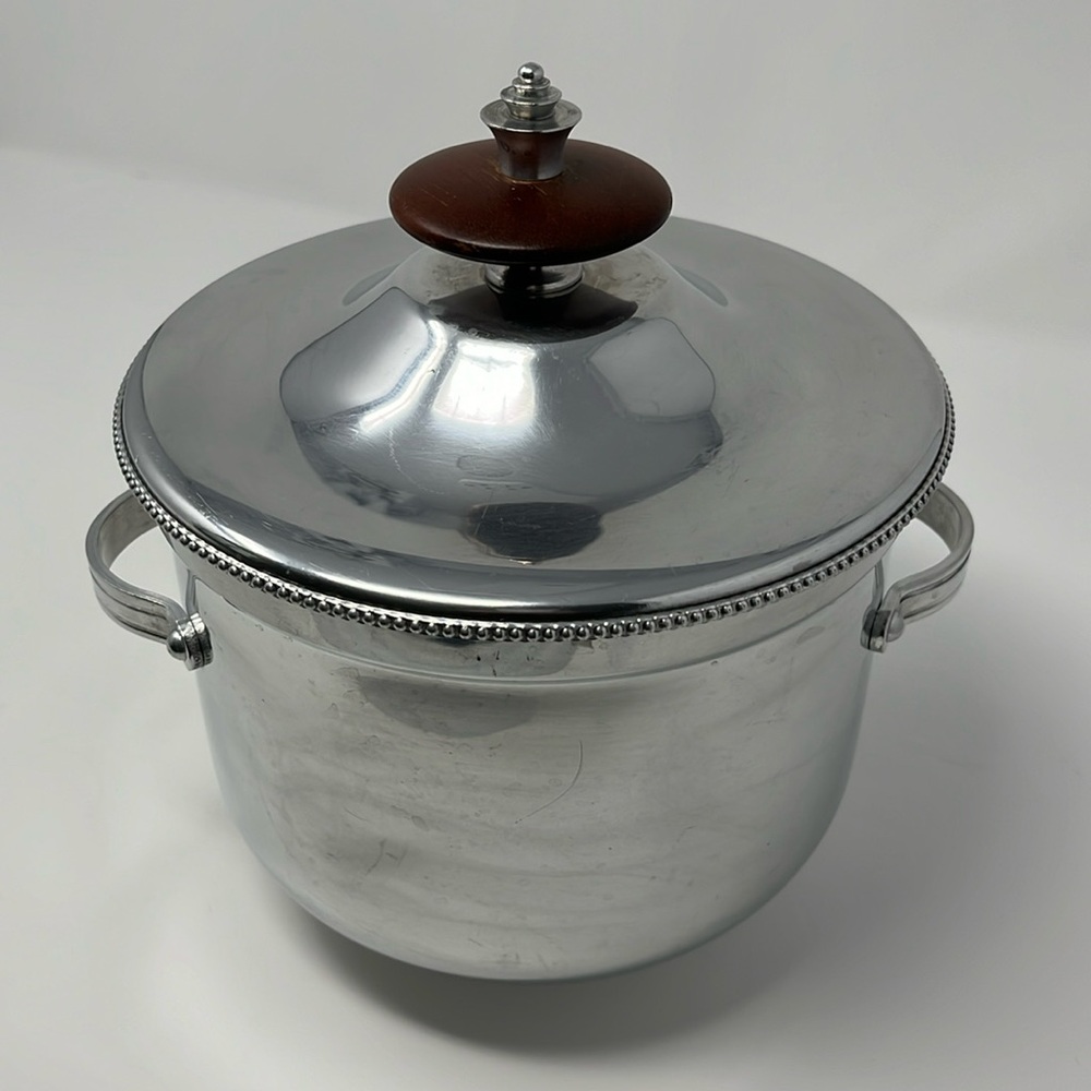 Buenilum & Pyrex Ice Bucket